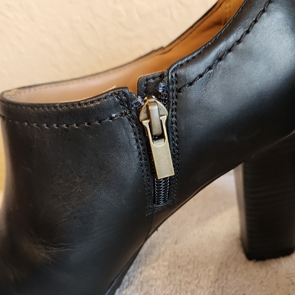 Clarks Artisan Black Leather Heel Booties with Side Zip - Picture 13 of 16